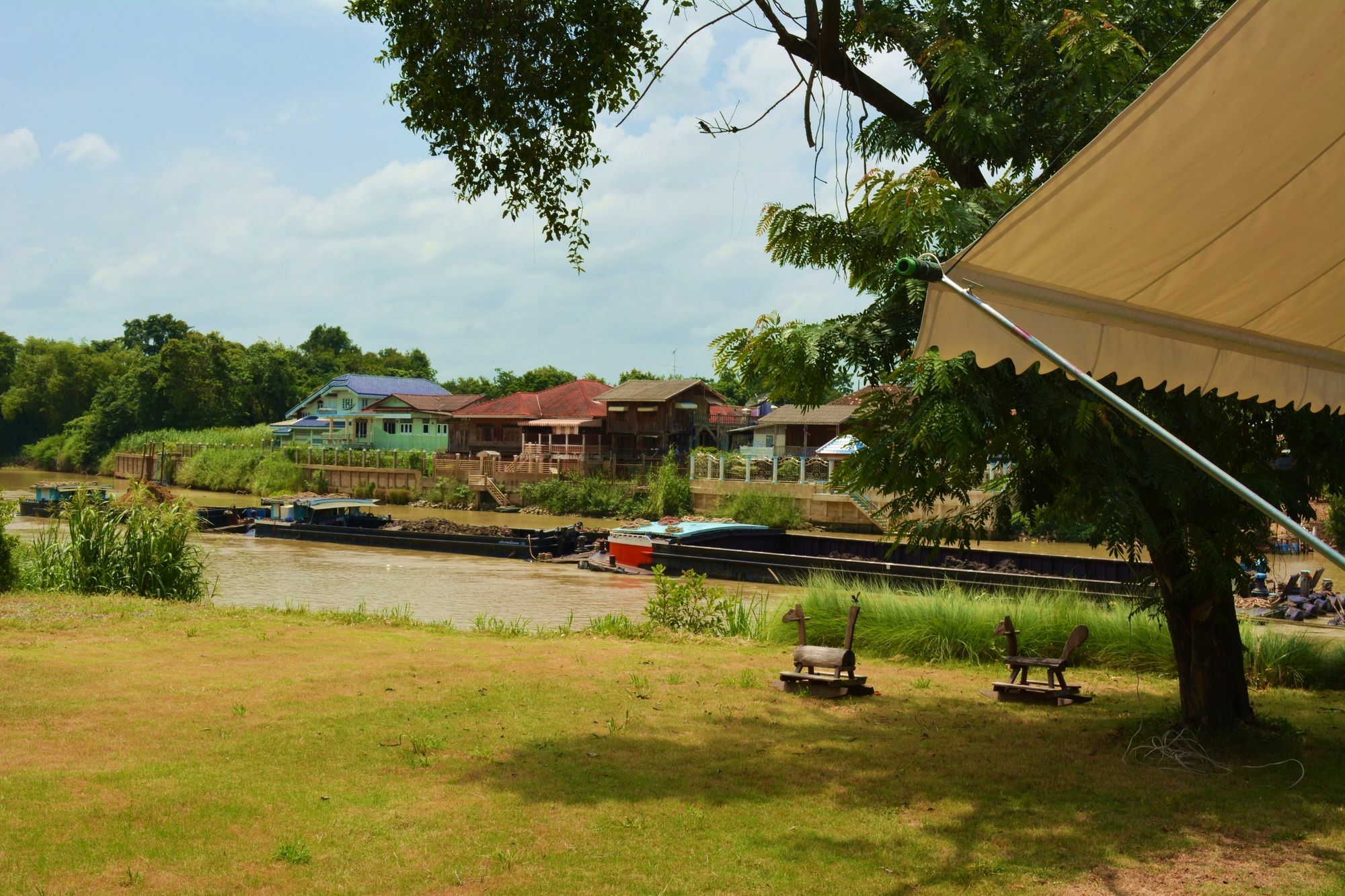 Apartamento de 22 m² con 5 habitación/es y 7 baño/s de uso privado, en Ban Pom Phra Nakhon Si Ayutthaya Exterior foto